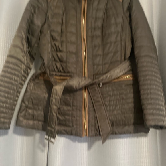 Vince Camuto Jackets & Blazers - Women’s Vince Camuto‎ Green Brown Puffer Belted Zippered Pockets Jacket. Size M.